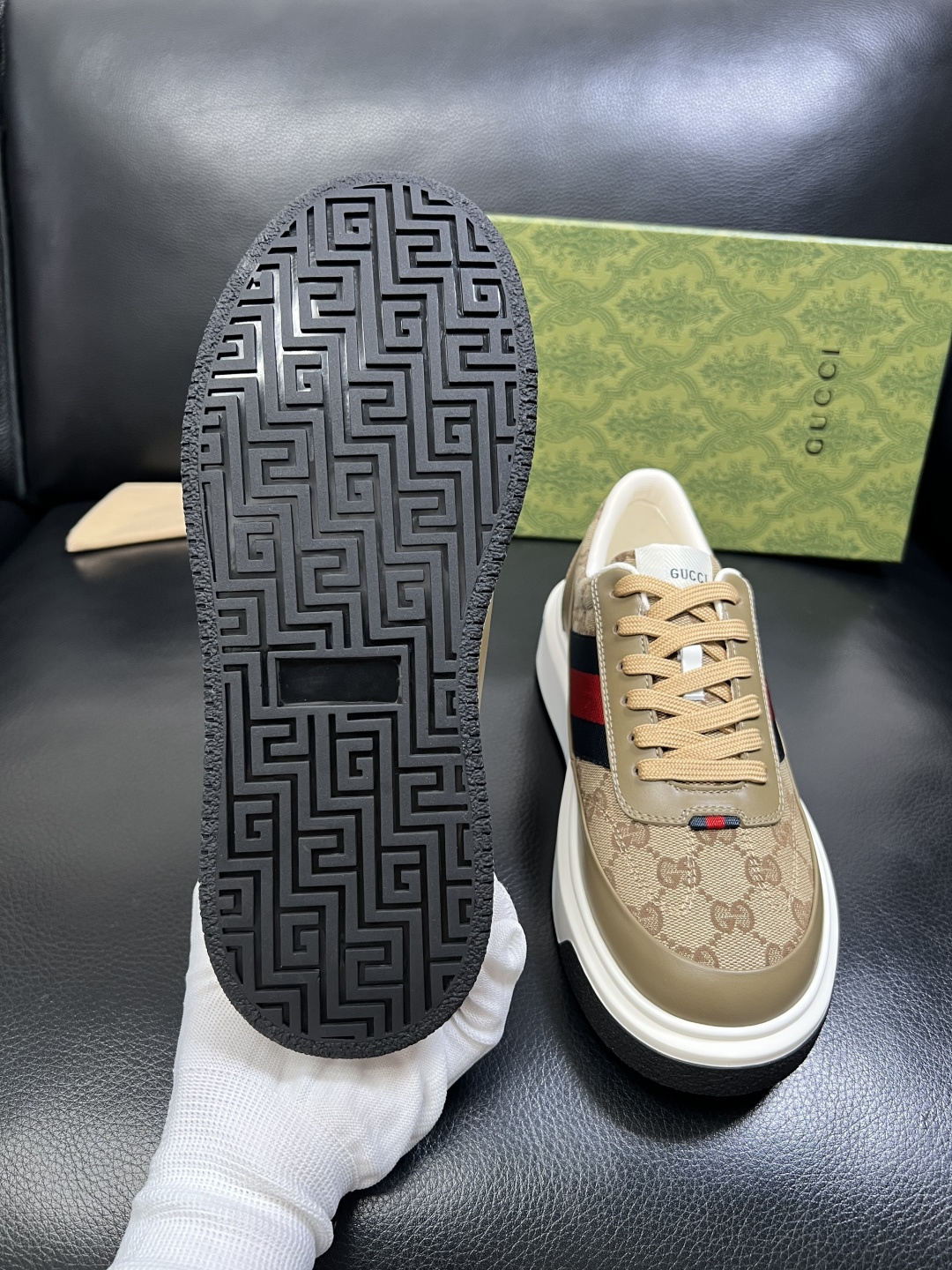 Gucci 高品质 顶级工艺品 古奇 专柜新款原厂配置，意大利进口牛皮面料，进口牛皮内里垫，透气舒适，鞋