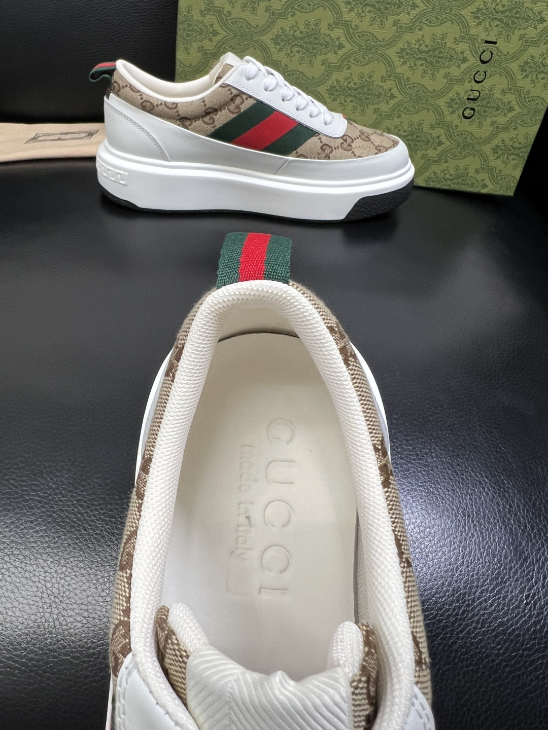 Gucci 高品质 顶级工艺品 古奇 专柜新款原厂配置，意大利进口牛皮面料，进口牛皮内里垫，透气舒适，鞋