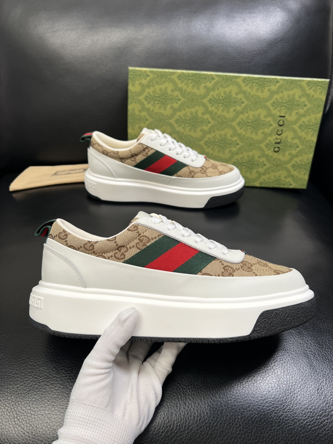 Gucci 高品质 顶级工艺品 古奇 专柜新款原厂配置，意大利进口牛皮面料，进口牛皮内里垫，透气舒适，鞋