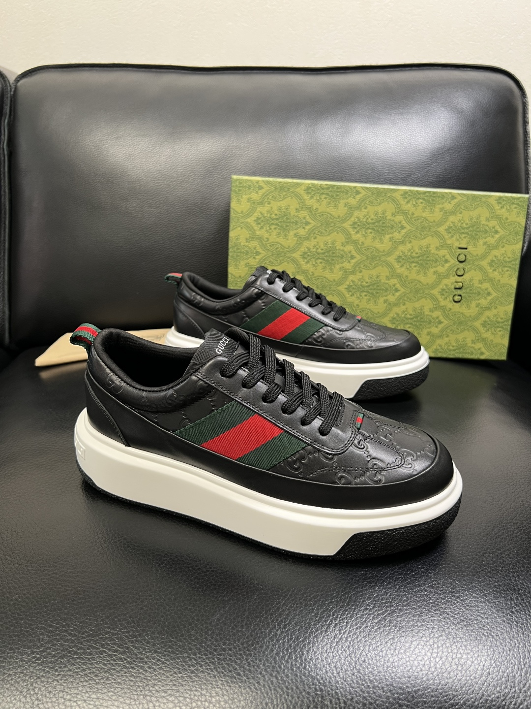 Gucci 高品质 顶级工艺品 古奇 专柜新款原厂配置，意大利进口牛皮面料，进口牛皮内里垫，透气舒适，鞋