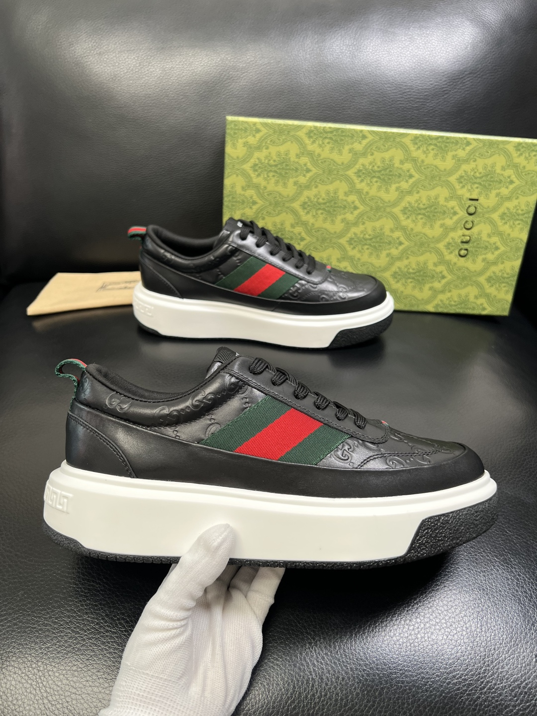 Gucci 高品质 顶级工艺品 古奇 专柜新款原厂配置，意大利进口牛皮面料，进口牛皮内里垫，透气舒适，鞋