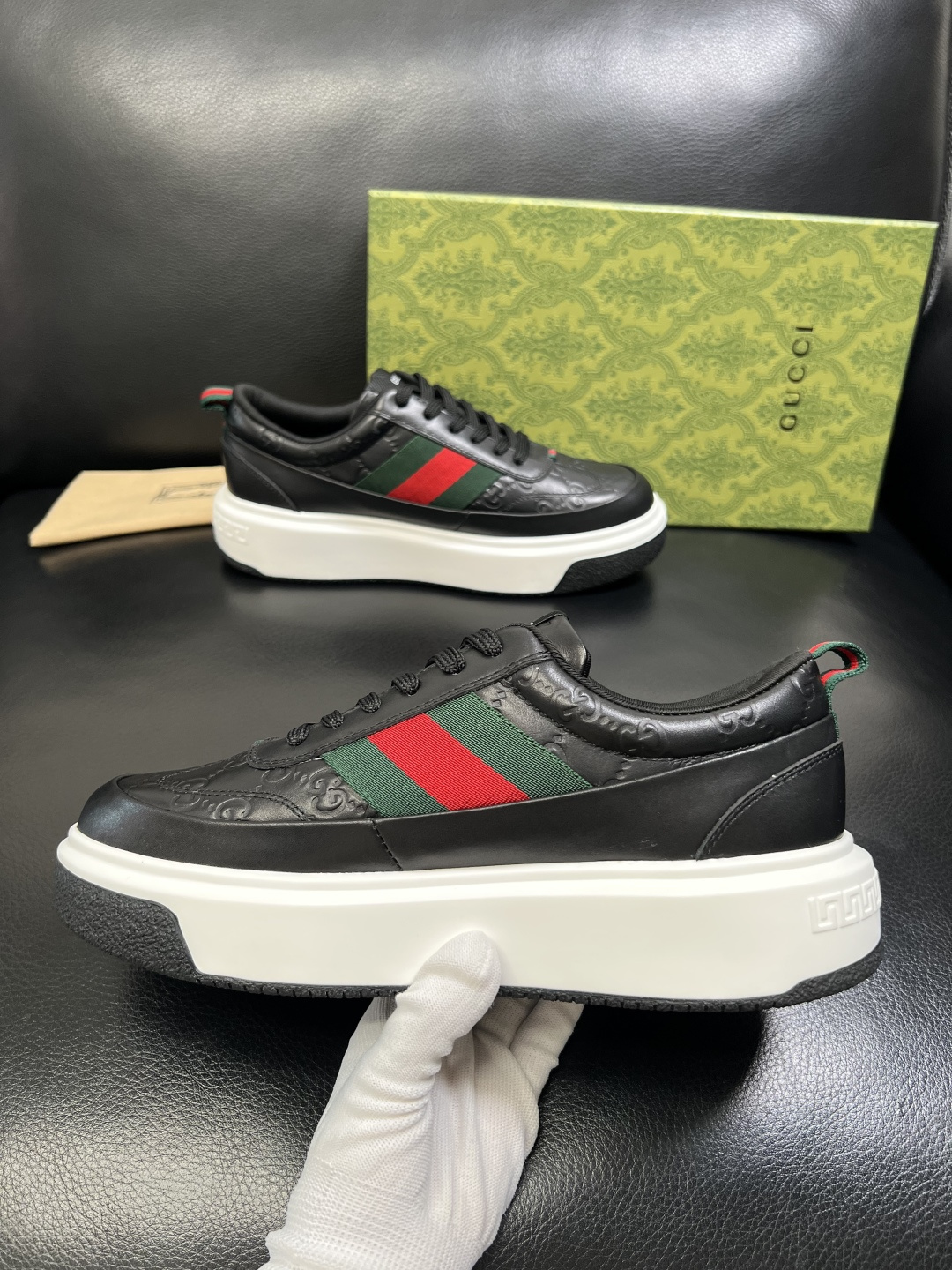 Gucci 高品质 顶级工艺品 古奇 专柜新款原厂配置，意大利进口牛皮面料，进口牛皮内里垫，透气舒适，鞋