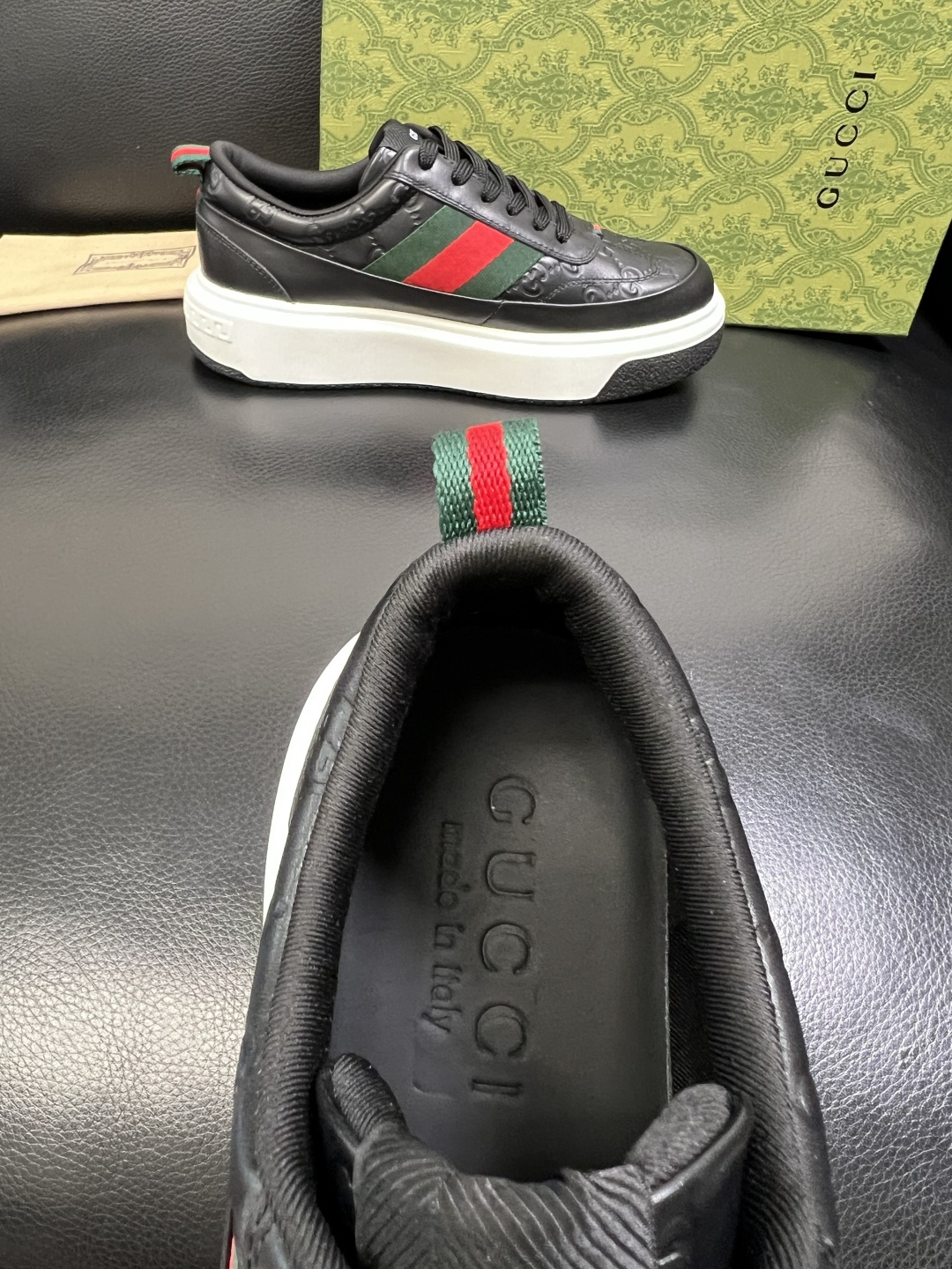 Gucci 高品质 顶级工艺品 古奇 专柜新款原厂配置，意大利进口牛皮面料，进口牛皮内里垫，透气舒适，鞋