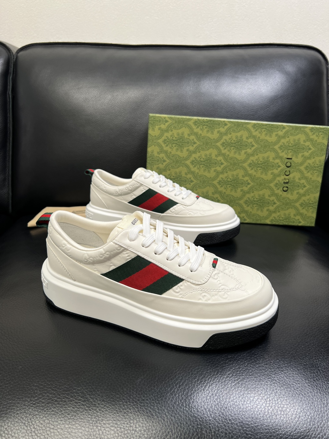 Gucci 高品质 顶级工艺品 古奇 专柜新款原厂配置，意大利进口牛皮面料，进口牛皮内里垫，透气舒适，鞋