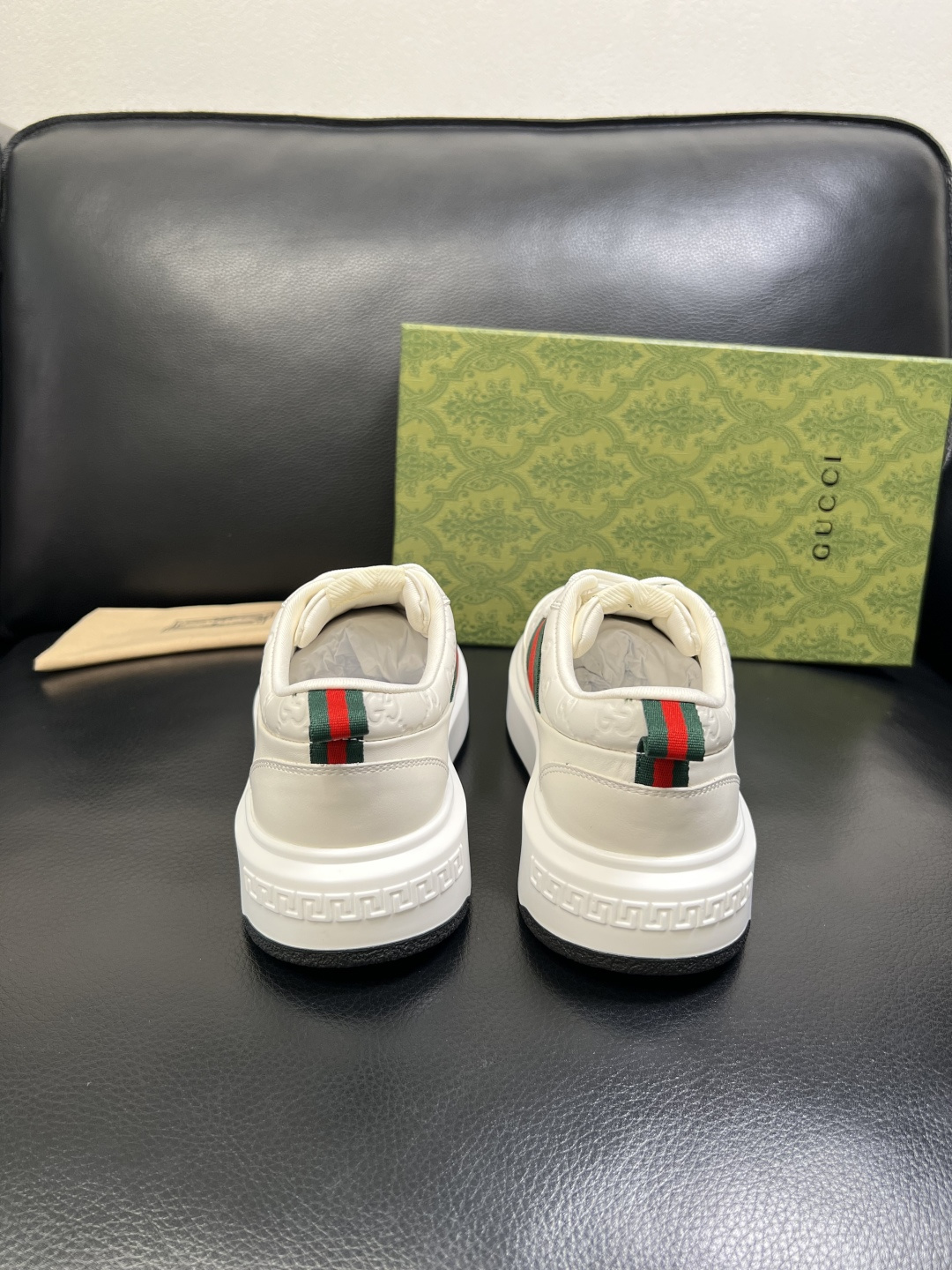 Gucci 高品质 顶级工艺品 古奇 专柜新款原厂配置，意大利进口牛皮面料，进口牛皮内里垫，透气舒适，鞋