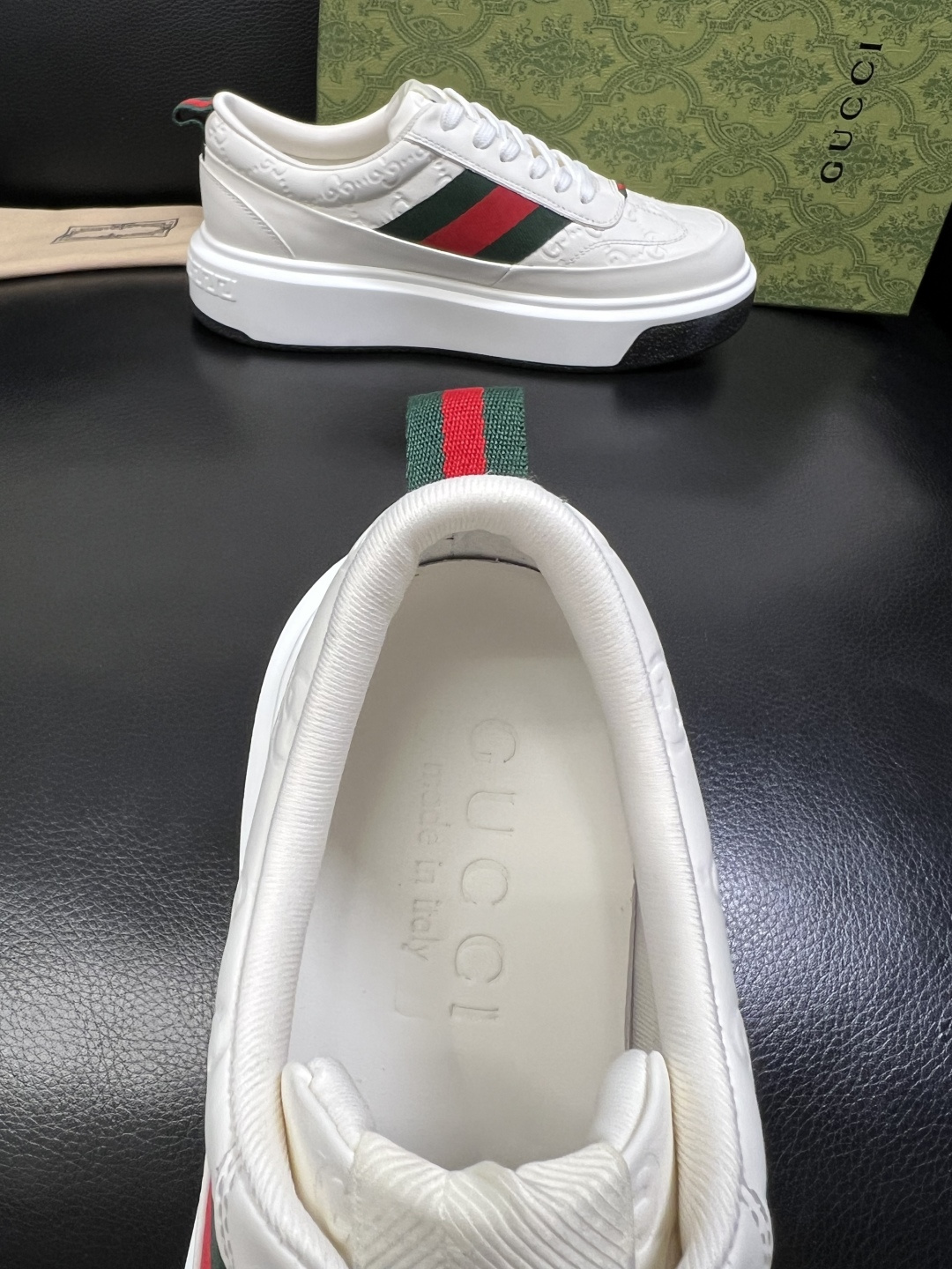 Gucci 高品质 顶级工艺品 古奇 专柜新款原厂配置，意大利进口牛皮面料，进口牛皮内里垫，透气舒适，鞋