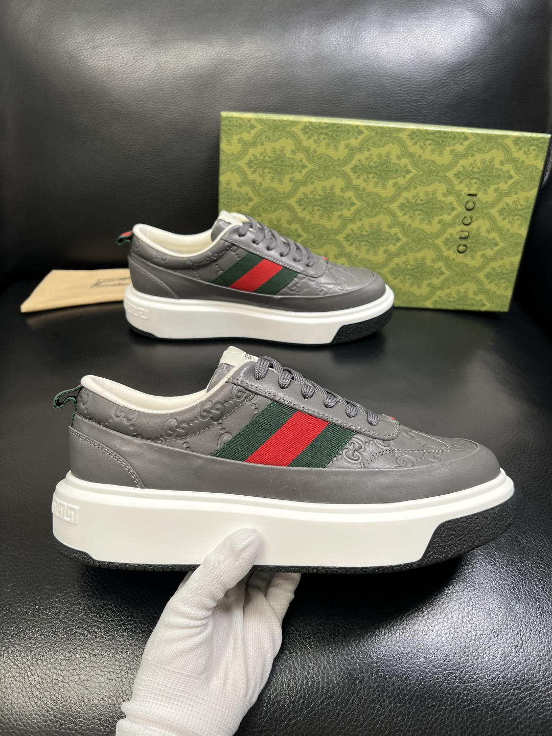 Gucci 高品质 顶级工艺品 古奇 专柜新款原厂配置，意大利进口牛皮面料，进口牛皮内里垫，透气舒适，鞋