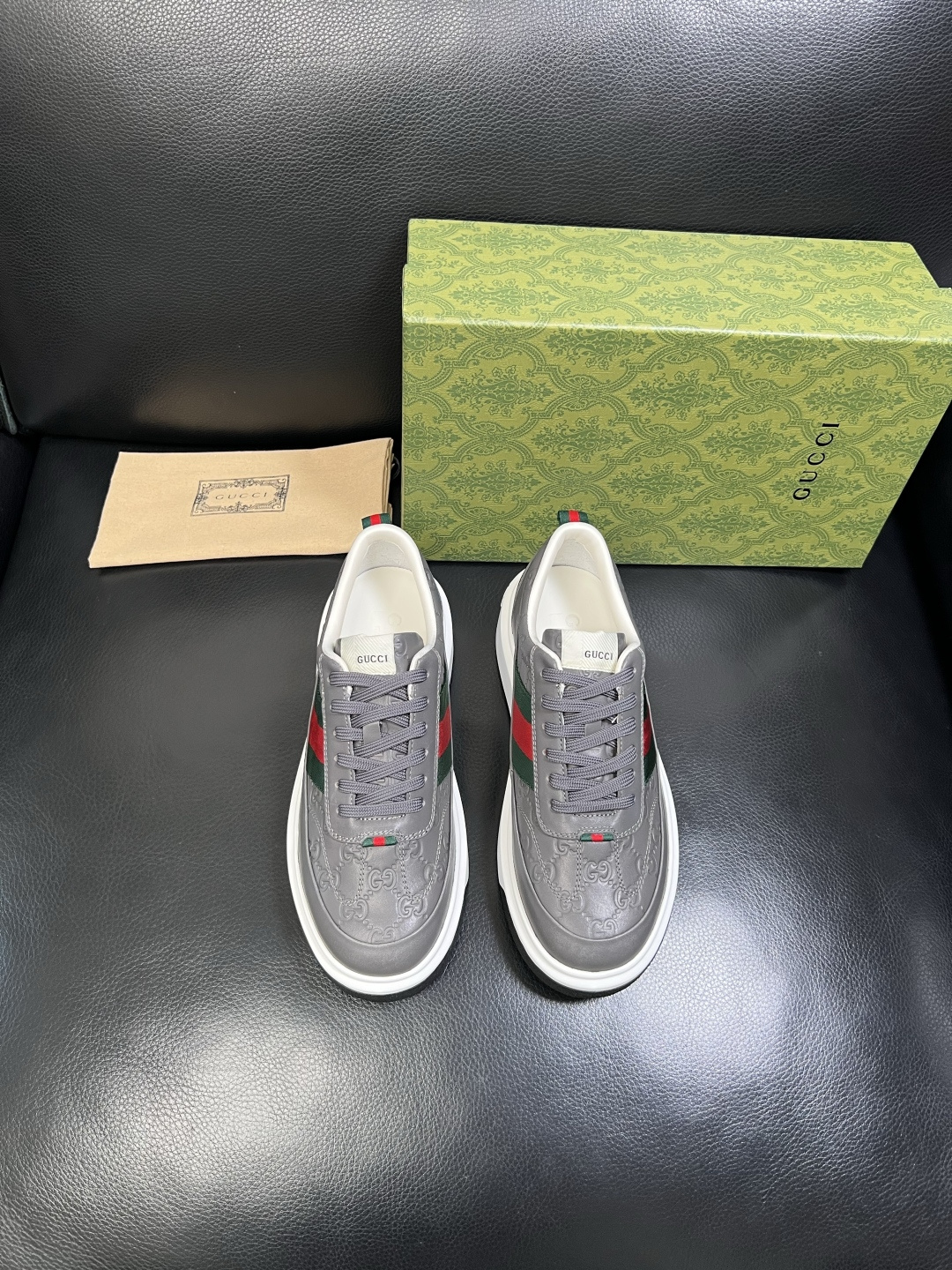 Gucci 高品质 顶级工艺品 古奇 专柜新款原厂配置，意大利进口牛皮面料，进口牛皮内里垫，透气舒适，鞋