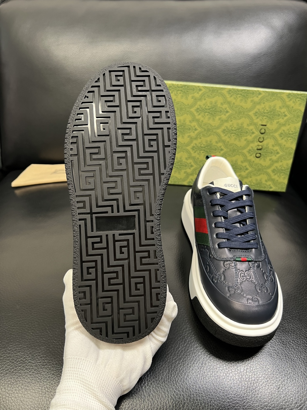 Gucci 高品质 顶级工艺品 古奇 专柜新款原厂配置，意大利进口牛皮面料，进口牛皮内里垫，透气舒适，鞋