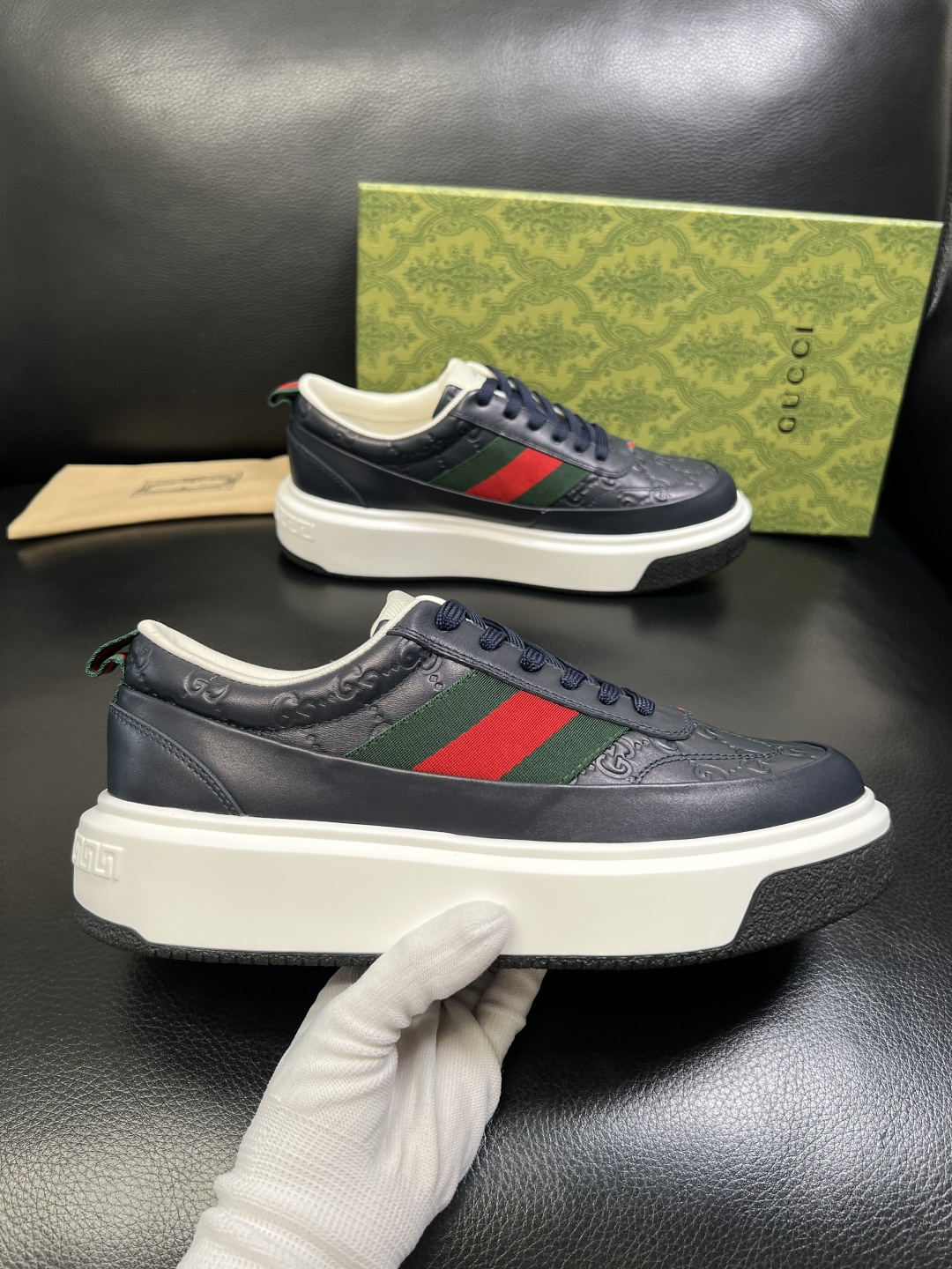 Gucci 高品质 顶级工艺品 古奇 专柜新款原厂配置，意大利进口牛皮面料，进口牛皮内里垫，透气舒适，鞋