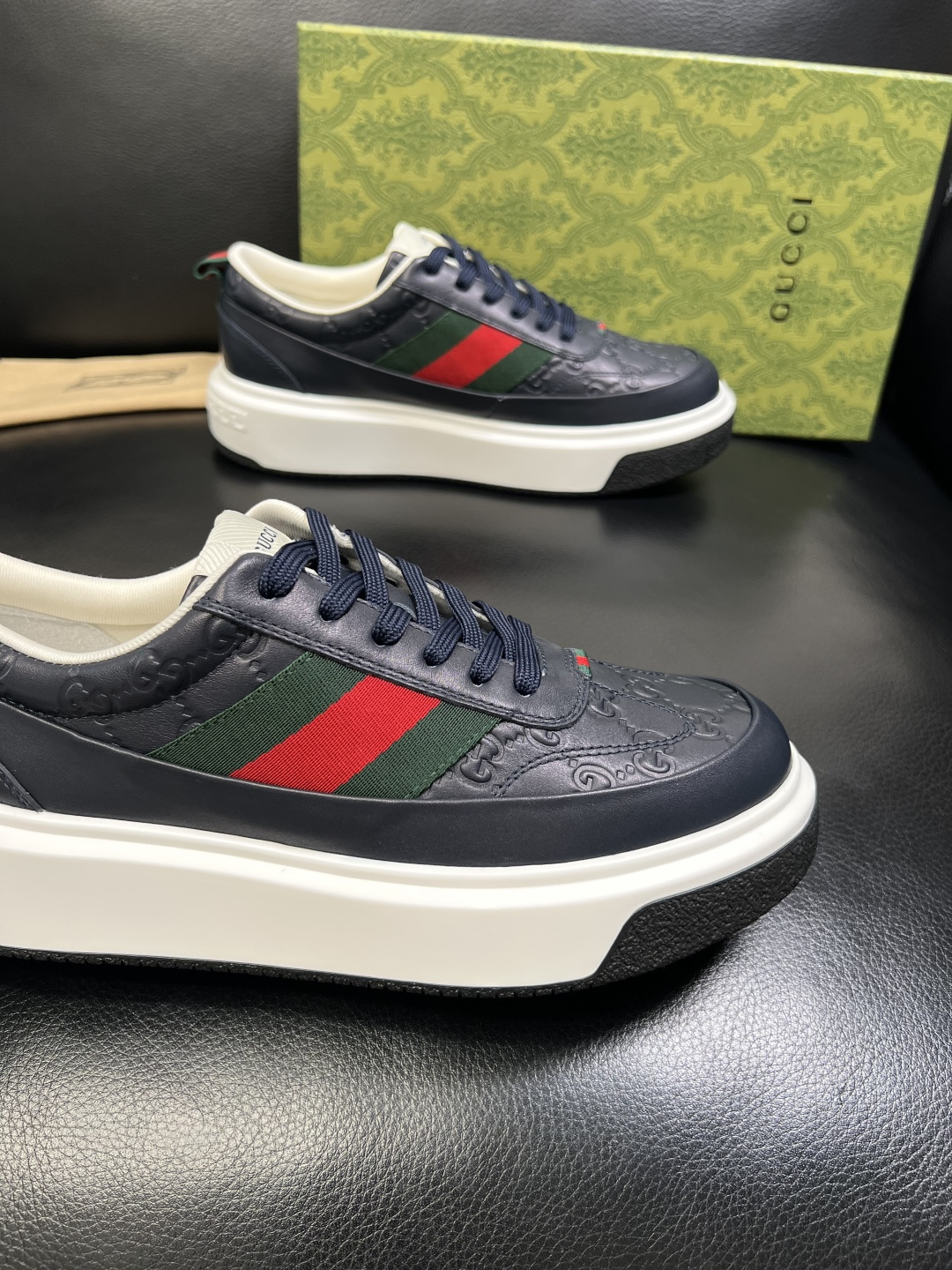 Gucci 高品质 顶级工艺品 古奇 专柜新款原厂配置，意大利进口牛皮面料，进口牛皮内里垫，透气舒适，鞋