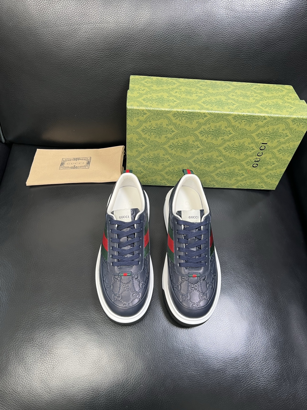 Gucci 高品质 顶级工艺品 古奇 专柜新款原厂配置，意大利进口牛皮面料，进口牛皮内里垫，透气舒适，鞋