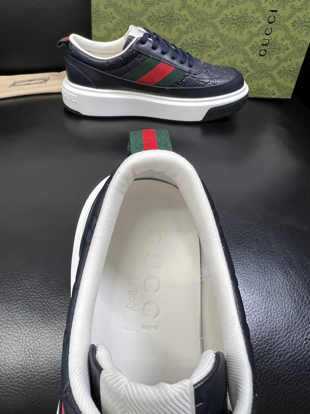 Gucci 高品质 顶级工艺品 古奇 专柜新款原厂配置，意大利进口牛皮面料，进口牛皮内里垫，透气舒适，鞋