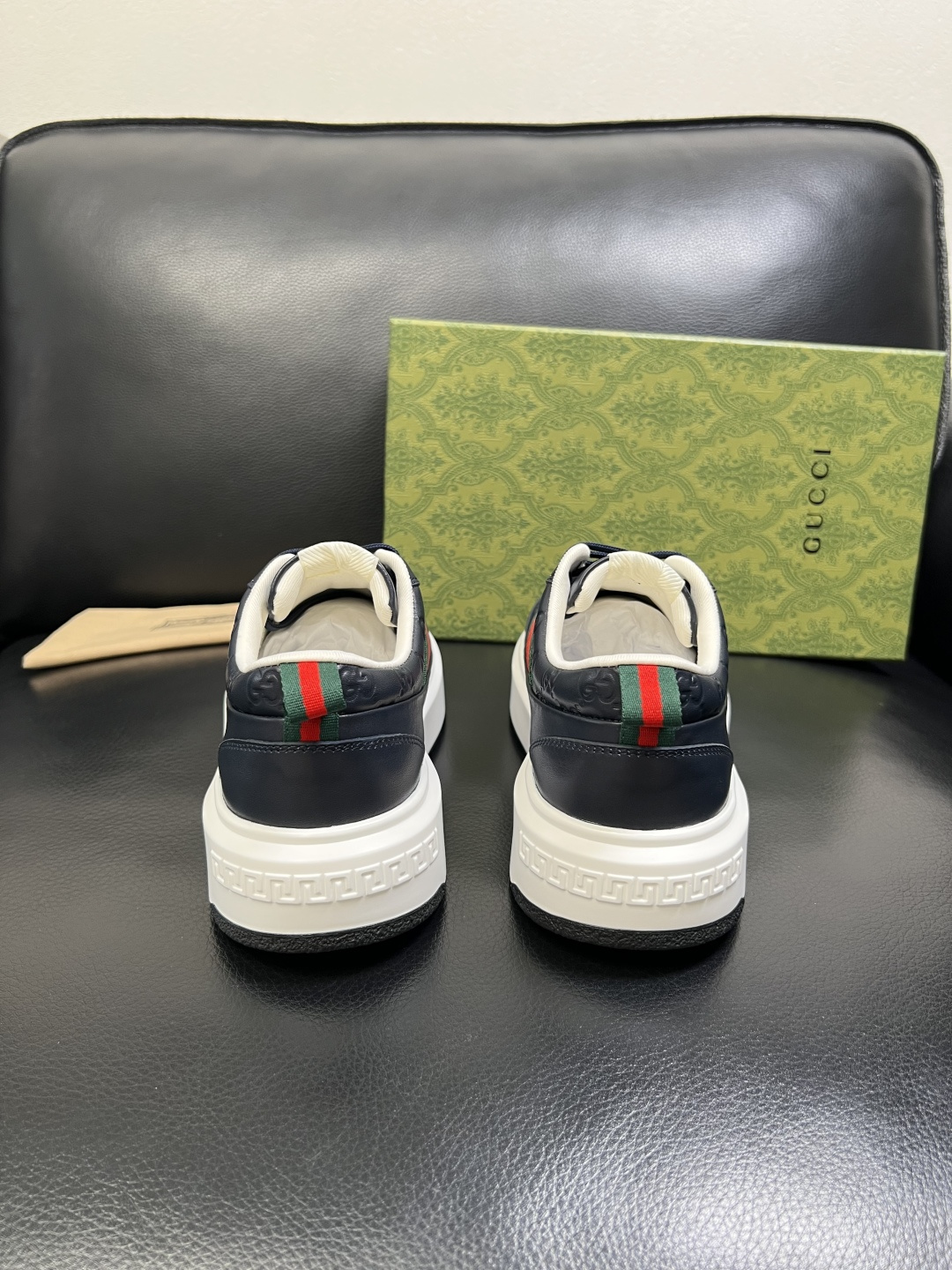 Gucci 高品质 顶级工艺品 古奇 专柜新款原厂配置，意大利进口牛皮面料，进口牛皮内里垫，透气舒适，鞋