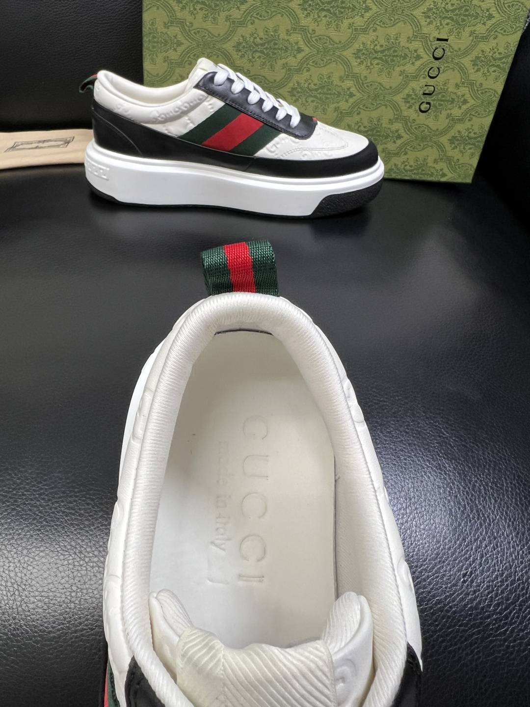 Gucci 高品质 顶级工艺品 古奇 专柜新款原厂配置，意大利进口牛皮面料，进口牛皮内里垫，透气舒适，鞋