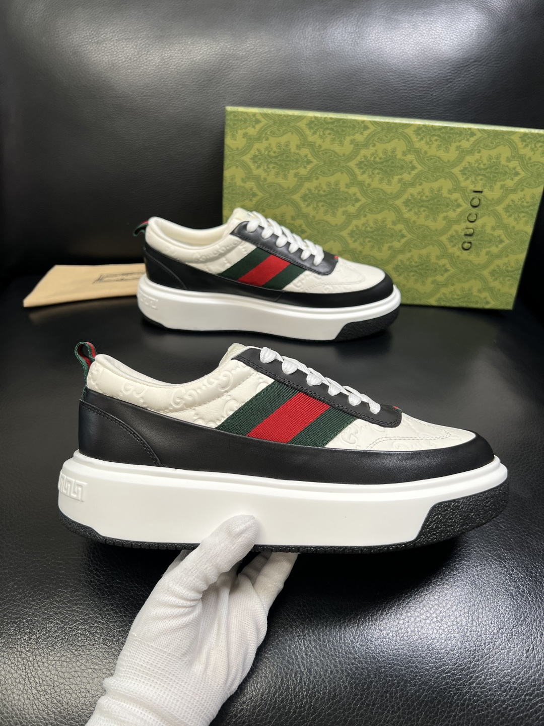 Gucci 高品质 顶级工艺品 古奇 专柜新款原厂配置，意大利进口牛皮面料，进口牛皮内里垫，透气舒适，鞋