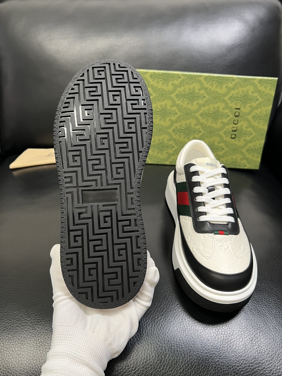 Gucci 高品质 顶级工艺品 古奇 专柜新款原厂配置，意大利进口牛皮面料，进口牛皮内里垫，透气舒适，鞋