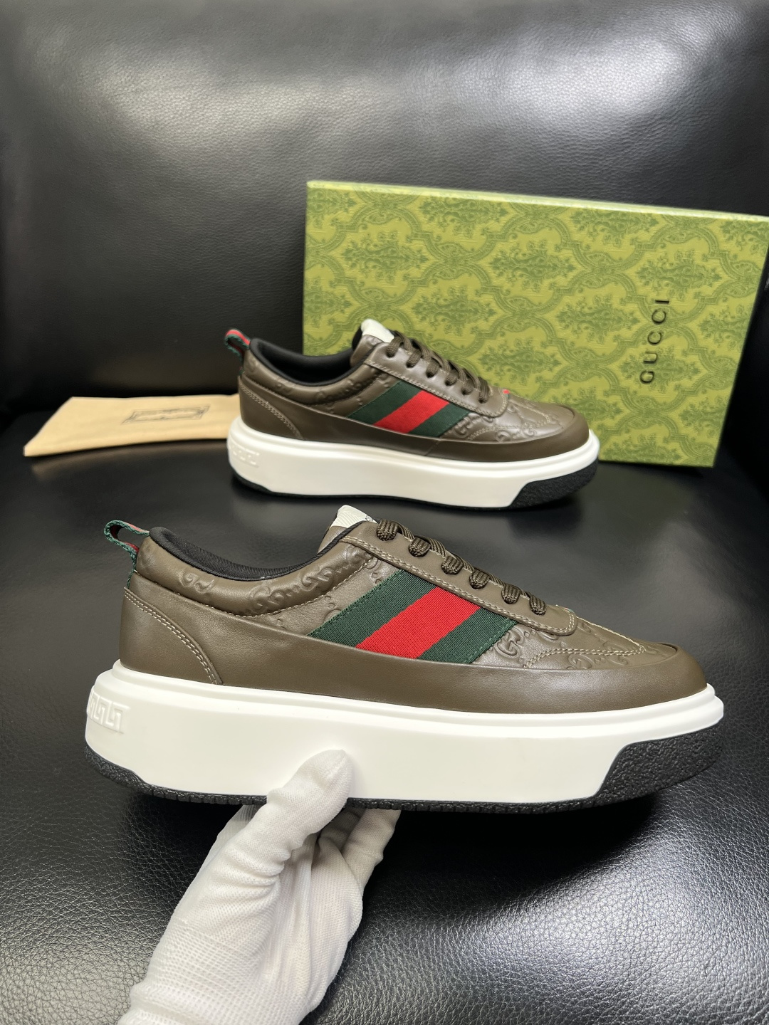 Gucci 高品质 顶级工艺品 古奇 专柜新款原厂配置，意大利进口牛皮面料，进口牛皮内里垫，透气舒适，鞋