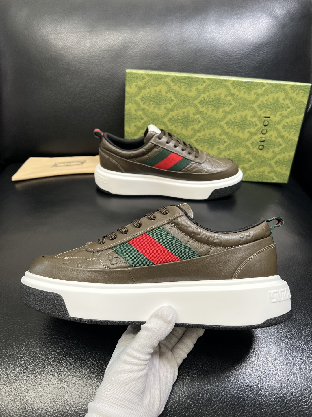 Gucci 高品质 顶级工艺品 古奇 专柜新款原厂配置，意大利进口牛皮面料，进口牛皮内里垫，透气舒适，鞋