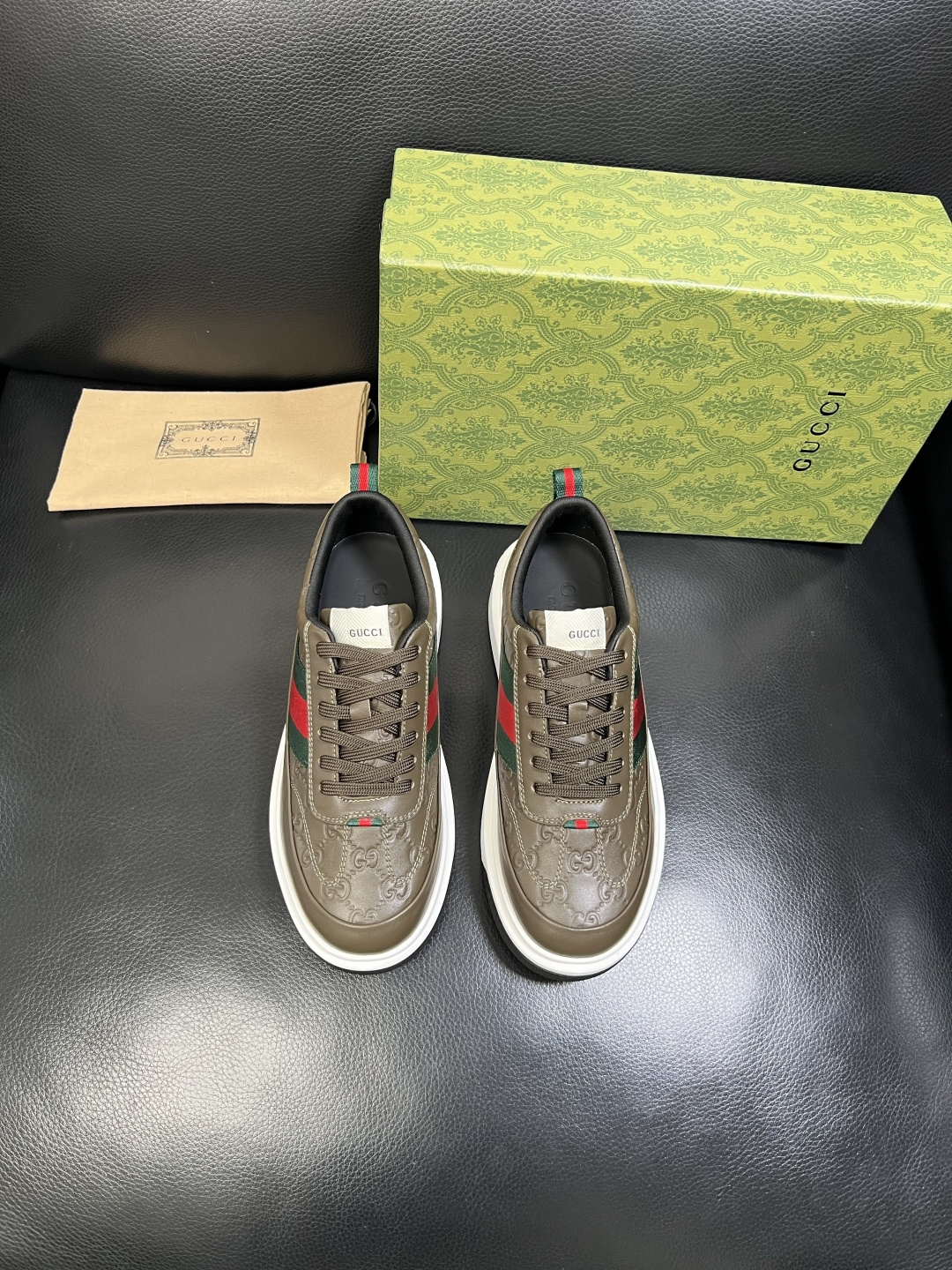 Gucci 高品质 顶级工艺品 古奇 专柜新款原厂配置，意大利进口牛皮面料，进口牛皮内里垫，透气舒适，鞋