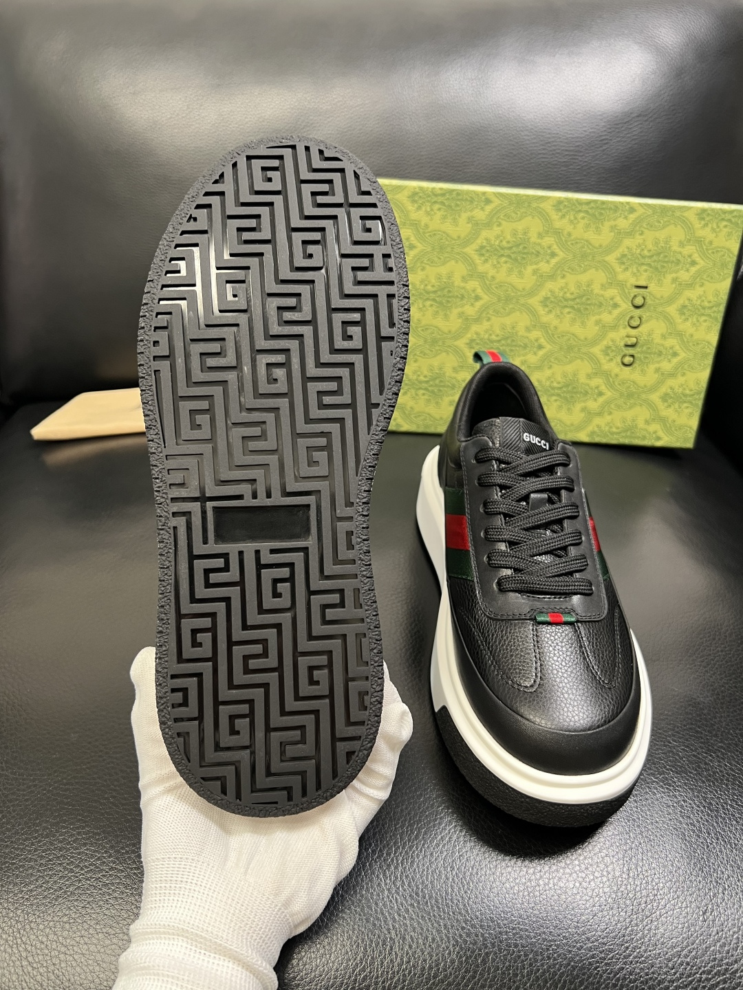 Gucci 高品质 顶级工艺品 古奇 专柜新款原厂配置，意大利进口牛皮面料，进口牛皮内里垫，透气舒适，鞋