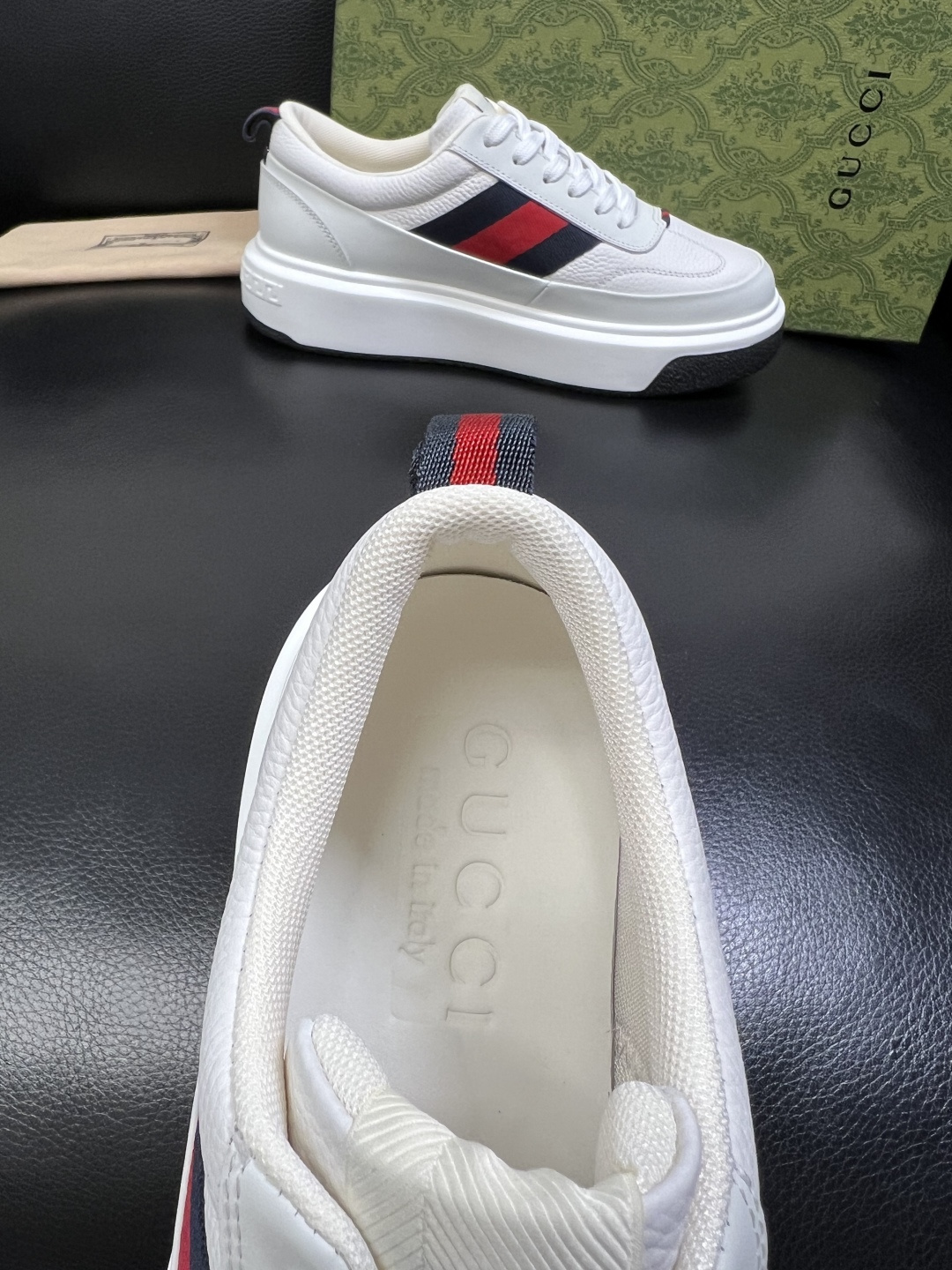 Gucci 高品质 顶级工艺品 古奇 专柜新款原厂配置，意大利进口牛皮面料，进口牛皮内里垫，透气舒适，鞋