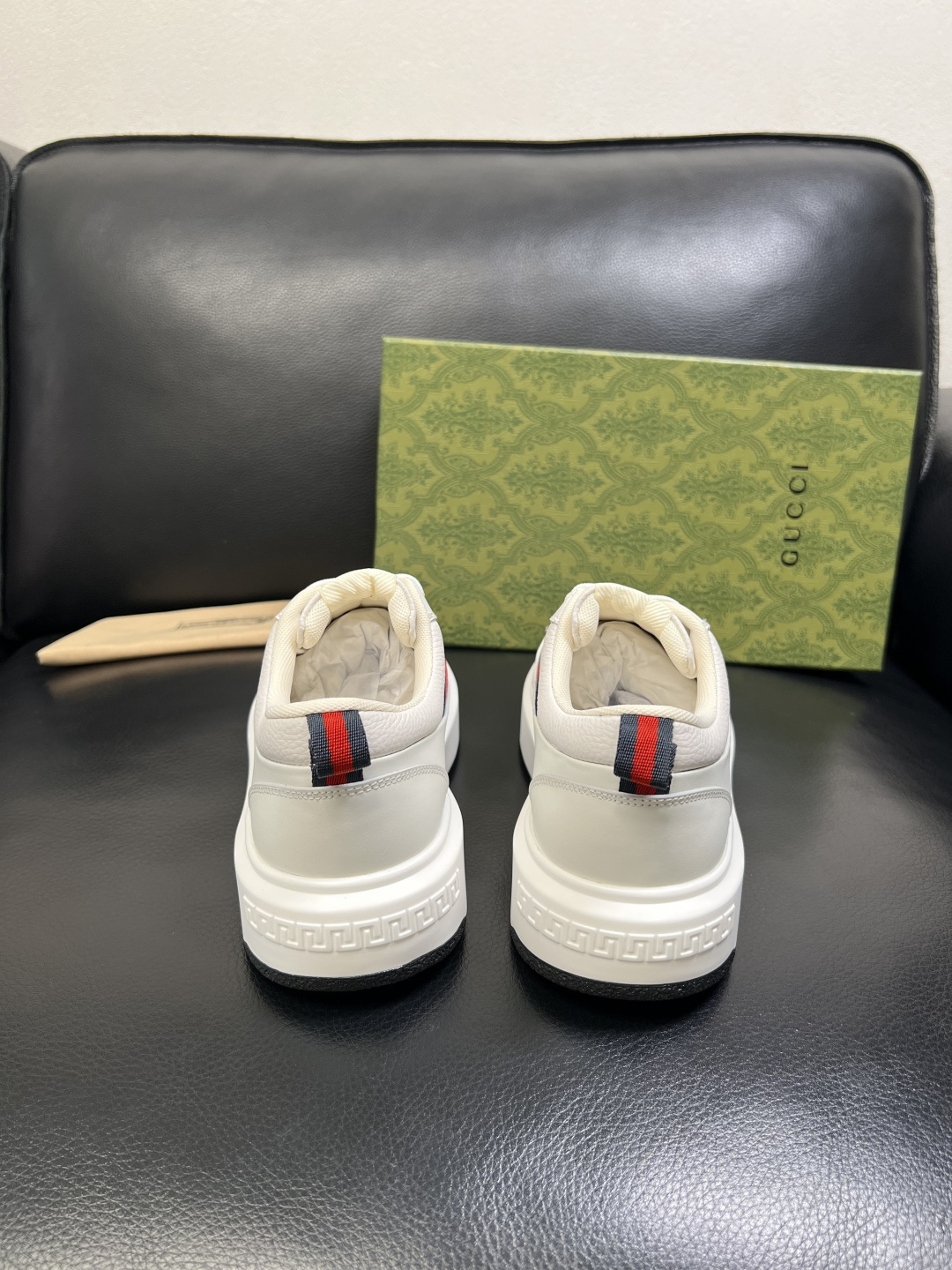 Gucci 高品质 顶级工艺品 古奇 专柜新款原厂配置，意大利进口牛皮面料，进口牛皮内里垫，透气舒适，鞋