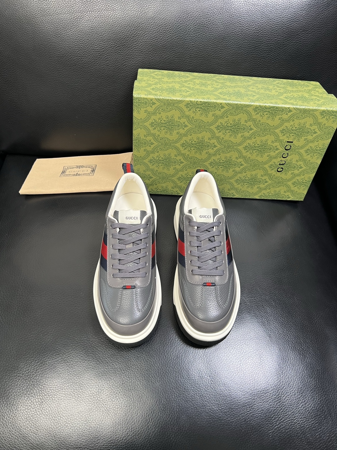 Gucci 高品质 顶级工艺品 古奇 专柜新款原厂配置，意大利进口牛皮面料，进口牛皮内里垫，透气舒适，鞋