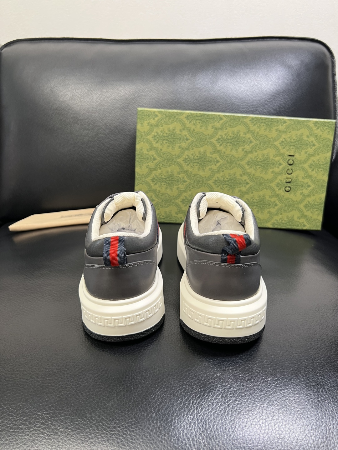 Gucci 高品质 顶级工艺品 古奇 专柜新款原厂配置，意大利进口牛皮面料，进口牛皮内里垫，透气舒适，鞋