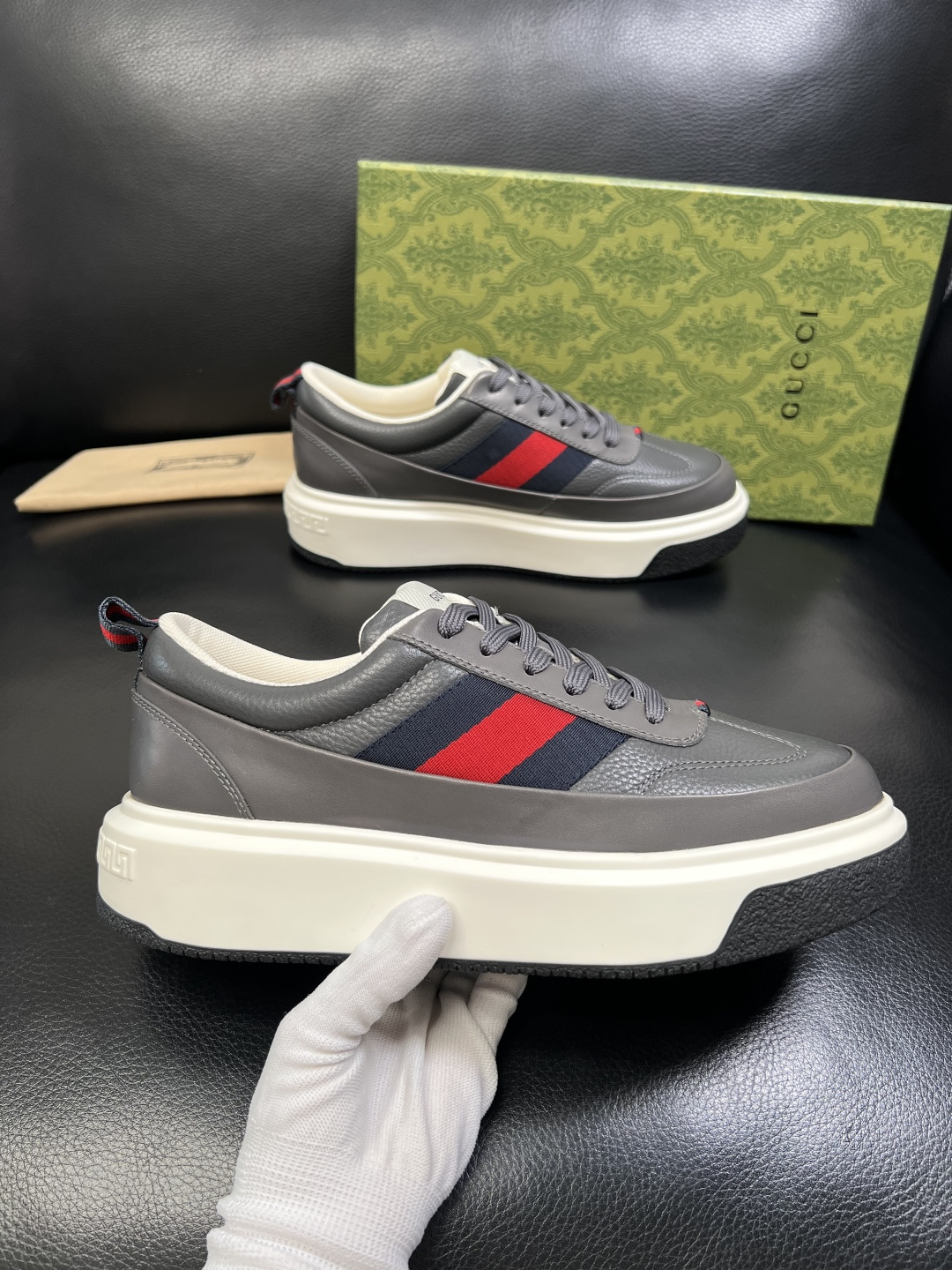 Gucci 高品质 顶级工艺品 古奇 专柜新款原厂配置，意大利进口牛皮面料，进口牛皮内里垫，透气舒适，鞋