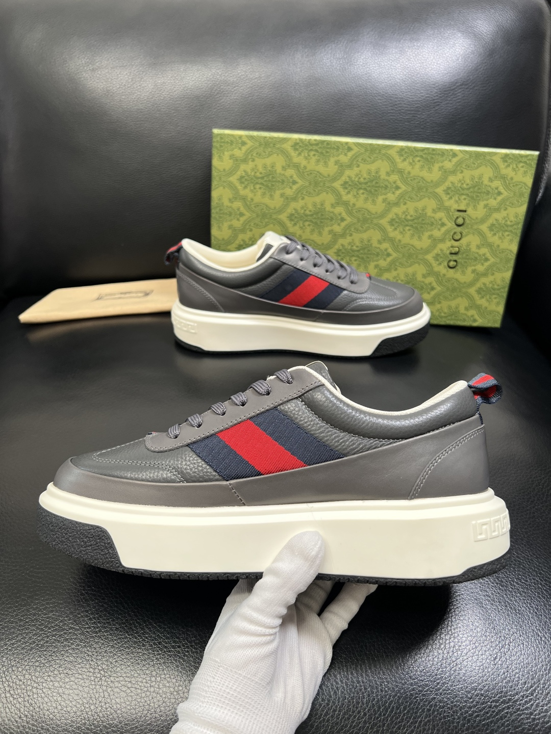 Gucci 高品质 顶级工艺品 古奇 专柜新款原厂配置，意大利进口牛皮面料，进口牛皮内里垫，透气舒适，鞋