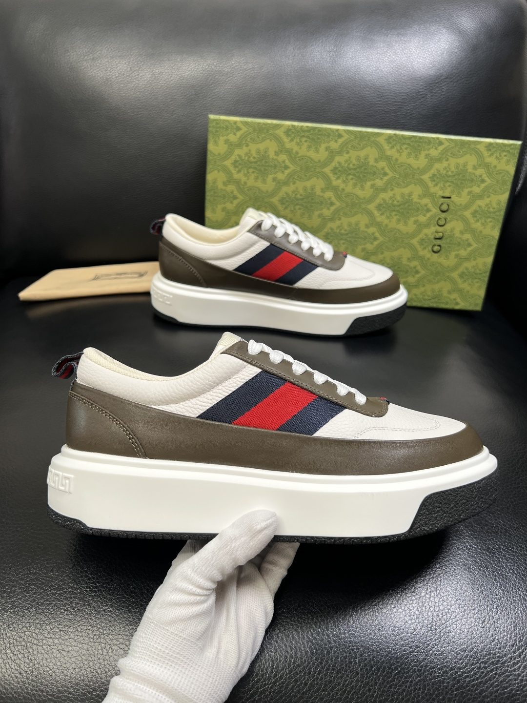 Gucci 高品质 顶级工艺品 古奇 专柜新款原厂配置，意大利进口牛皮面料，进口牛皮内里垫，透气舒适，鞋