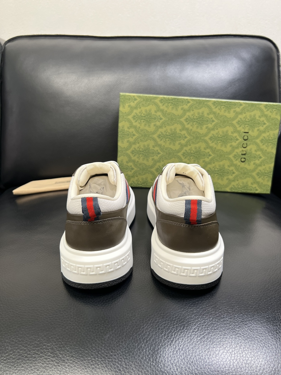 Gucci 高品质 顶级工艺品 古奇 专柜新款原厂配置，意大利进口牛皮面料，进口牛皮内里垫，透气舒适，鞋