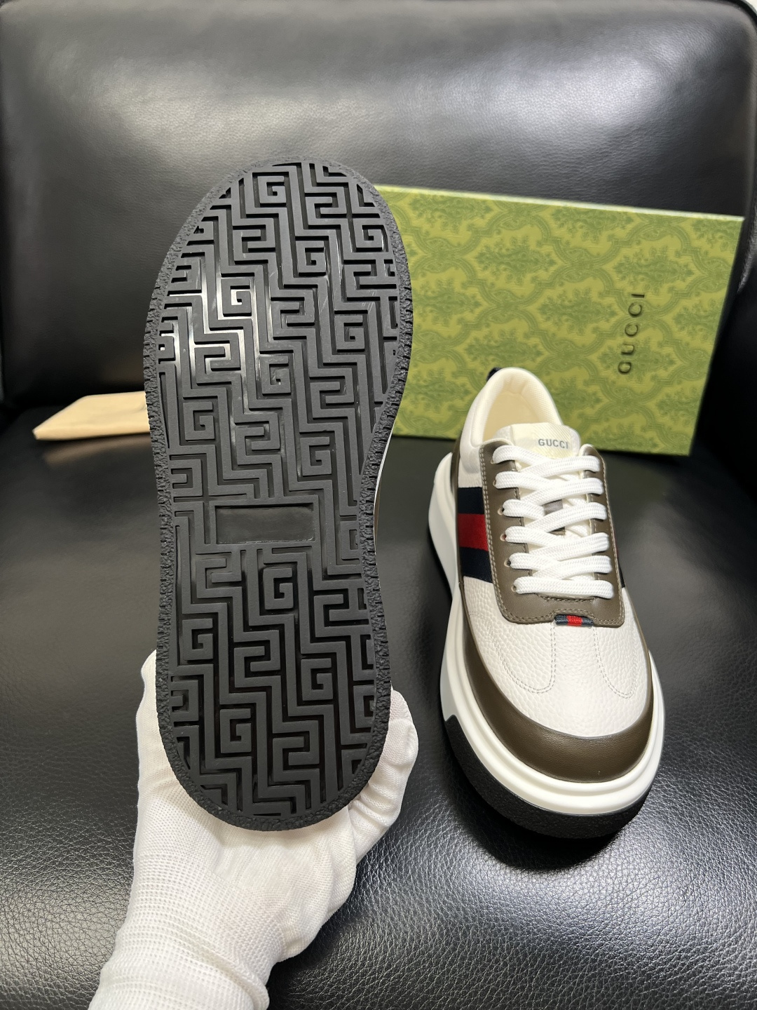 Gucci 高品质 顶级工艺品 古奇 专柜新款原厂配置，意大利进口牛皮面料，进口牛皮内里垫，透气舒适，鞋