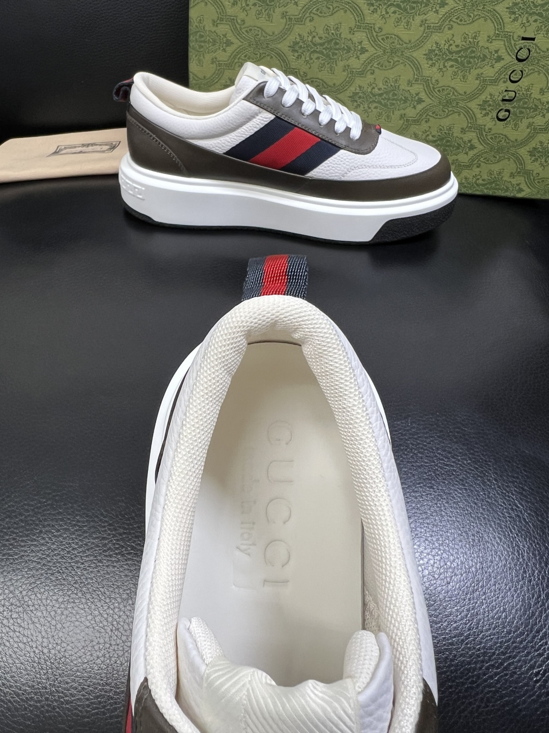 Gucci 高品质 顶级工艺品 古奇 专柜新款原厂配置，意大利进口牛皮面料，进口牛皮内里垫，透气舒适，鞋