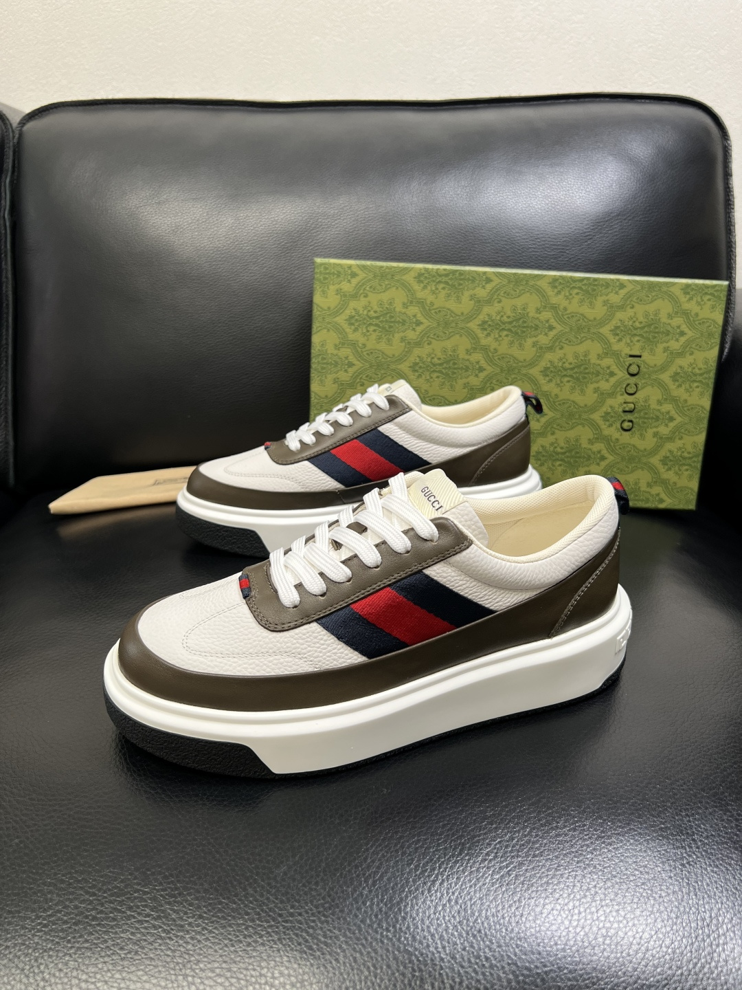 Gucci 高品质 顶级工艺品 古奇 专柜新款原厂配置，意大利进口牛皮面料，进口牛皮内里垫，透气舒适，鞋