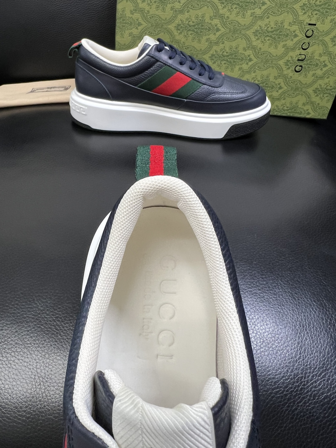 Gucci 高品质 顶级工艺品 古奇 专柜新款原厂配置，意大利进口牛皮面料，进口牛皮内里垫，透气舒适，鞋