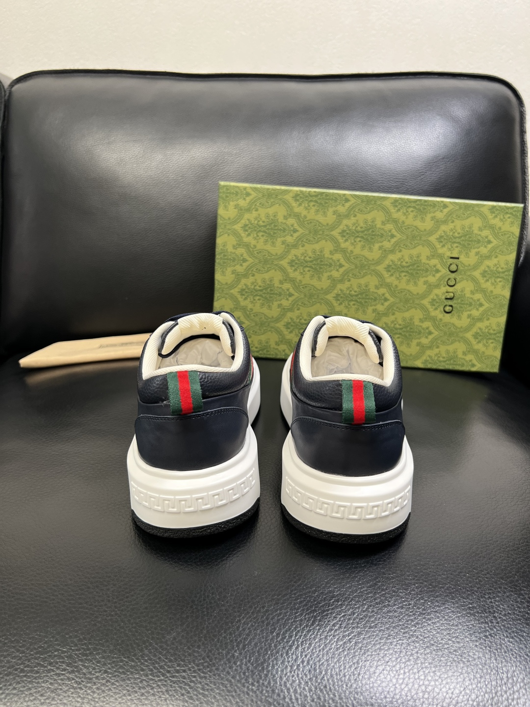 Gucci 高品质 顶级工艺品 古奇 专柜新款原厂配置，意大利进口牛皮面料，进口牛皮内里垫，透气舒适，鞋