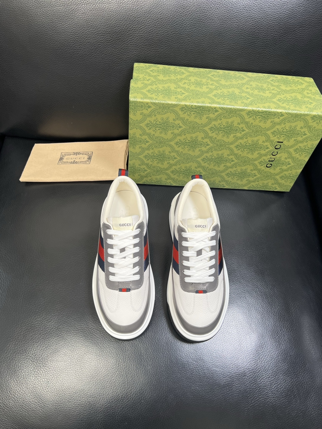 Gucci 高品质 顶级工艺品 古奇 专柜新款原厂配置，意大利进口牛皮面料，进口牛皮内里垫，透气舒适，鞋