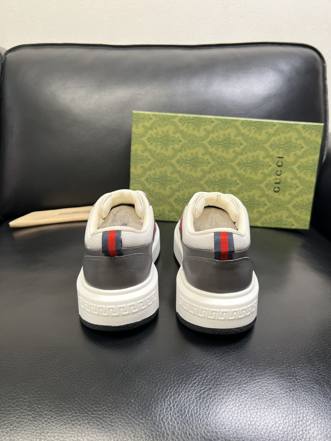 Gucci 高品质 顶级工艺品 古奇 专柜新款原厂配置，意大利进口牛皮面料，进口牛皮内里垫，透气舒适，鞋