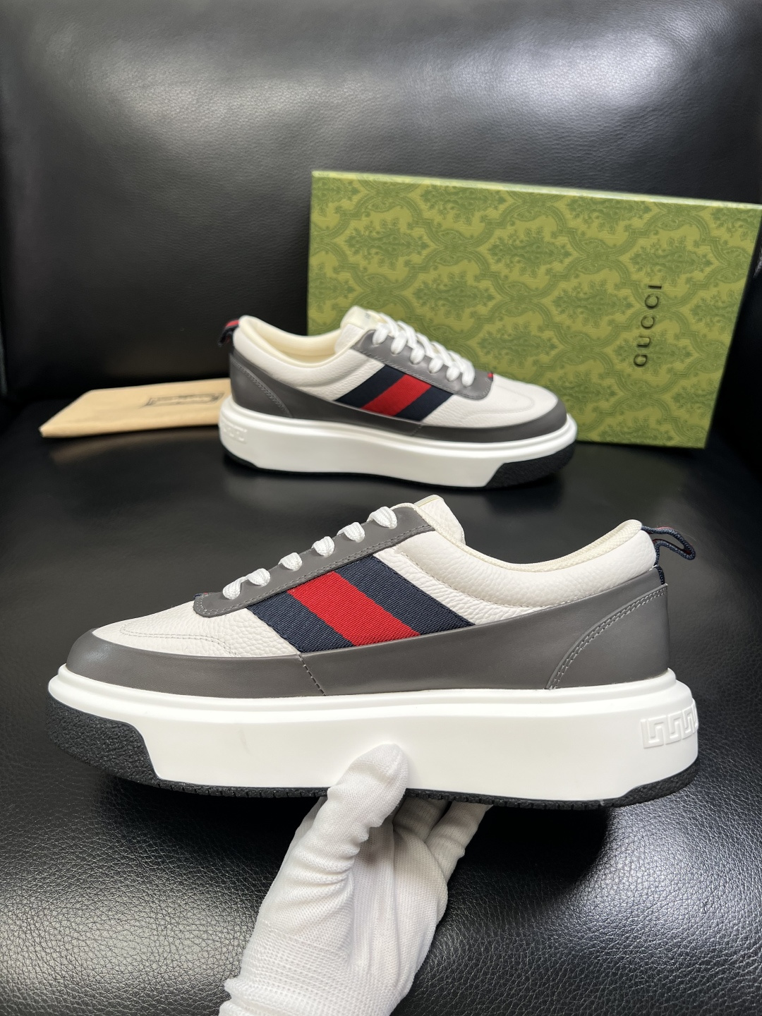 Gucci 高品质 顶级工艺品 古奇 专柜新款原厂配置，意大利进口牛皮面料，进口牛皮内里垫，透气舒适，鞋