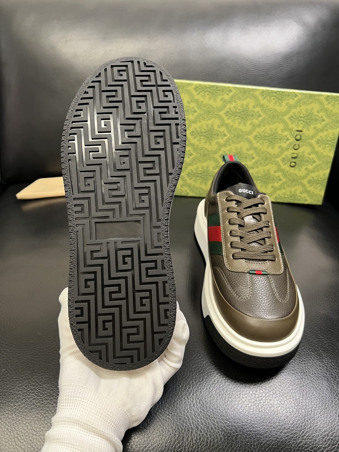 Gucci 高品质 顶级工艺品 古奇 专柜新款原厂配置，意大利进口牛皮面料，进口牛皮内里垫，透气舒适，鞋