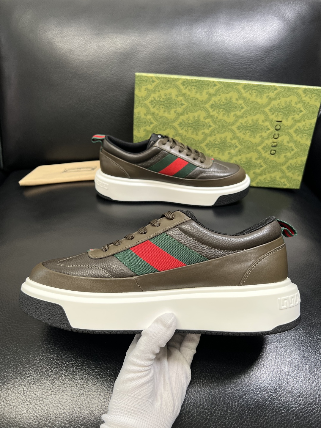 Gucci 高品质 顶级工艺品 古奇 专柜新款原厂配置，意大利进口牛皮面料，进口牛皮内里垫，透气舒适，鞋