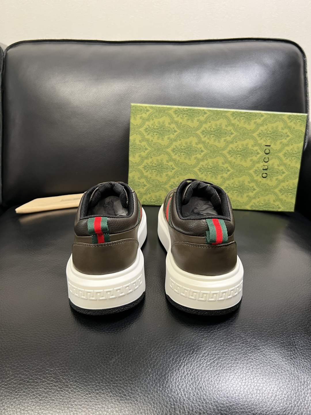 Gucci 高品质 顶级工艺品 古奇 专柜新款原厂配置，意大利进口牛皮面料，进口牛皮内里垫，透气舒适，鞋