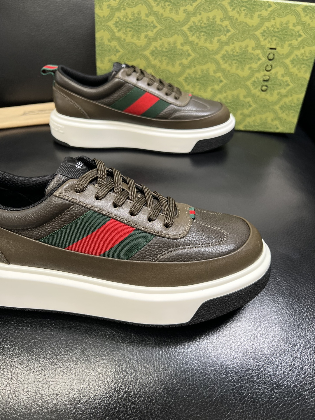 Gucci 高品质 顶级工艺品 古奇 专柜新款原厂配置，意大利进口牛皮面料，进口牛皮内里垫，透气舒适，鞋