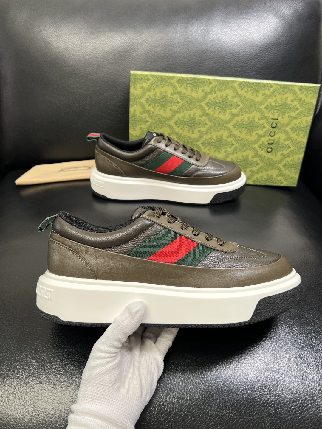 Gucci 高品质 顶级工艺品 古奇 专柜新款原厂配置，意大利进口牛皮面料，进口牛皮内里垫，透气舒适，鞋