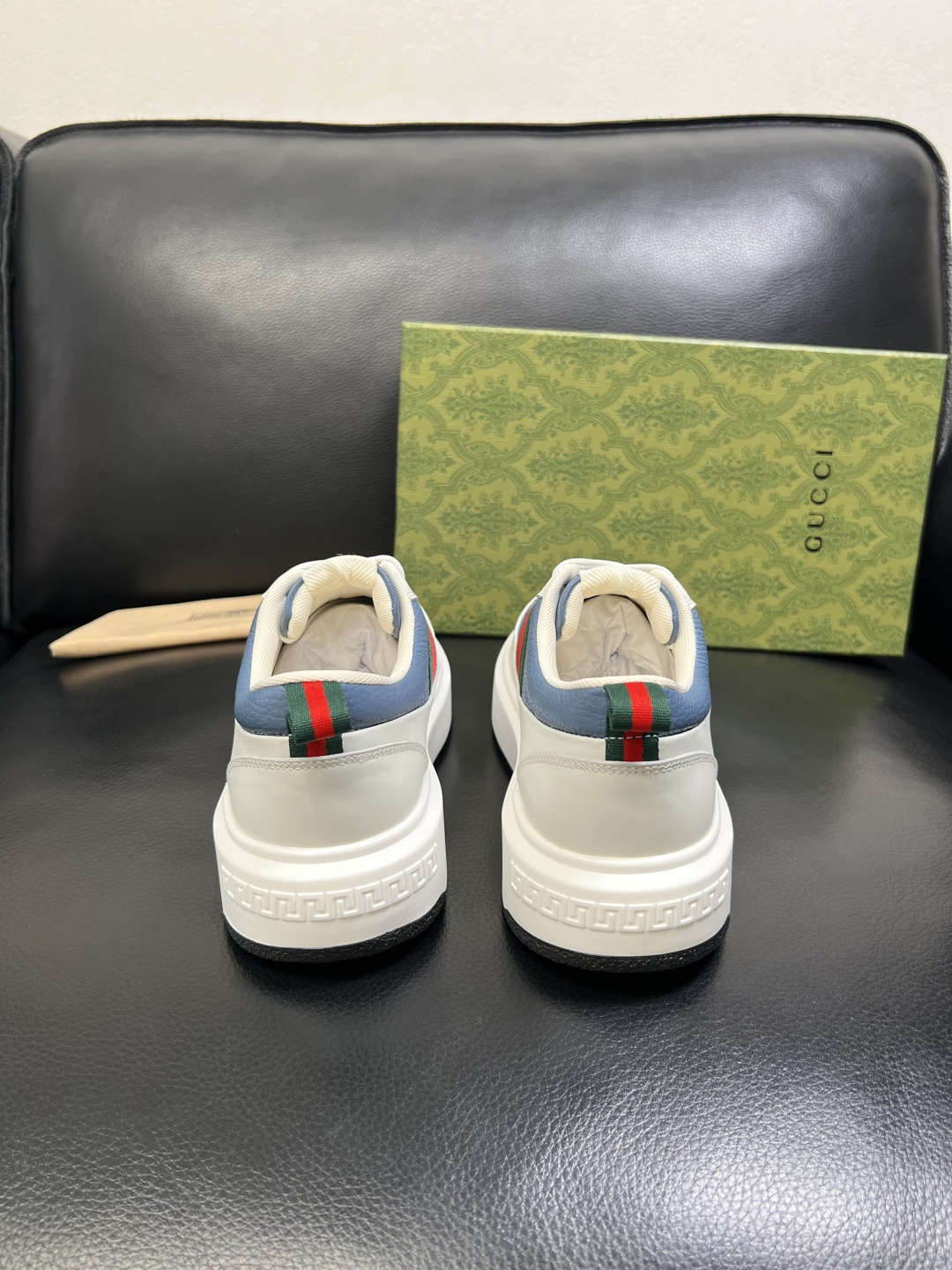 Gucci 高品质 顶级工艺品 古奇 专柜新款原厂配置，意大利进口牛皮面料，进口牛皮内里垫，透气舒适，鞋