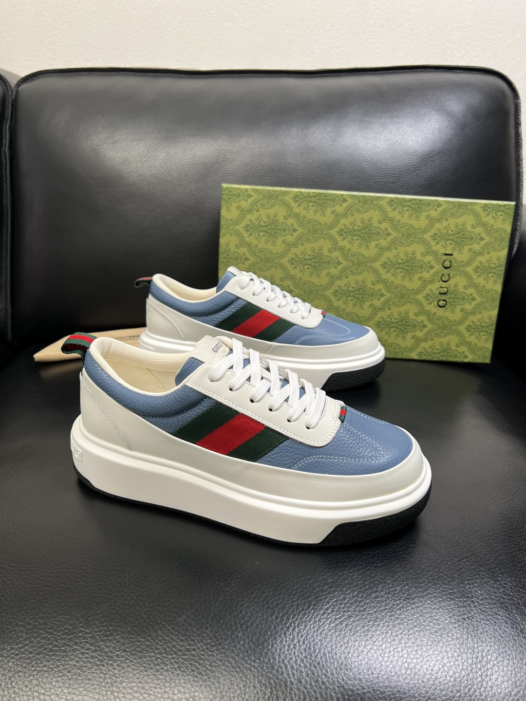 Gucci 高品质 顶级工艺品 古奇 专柜新款原厂配置，意大利进口牛皮面料，进口牛皮内里垫，透气舒适，鞋