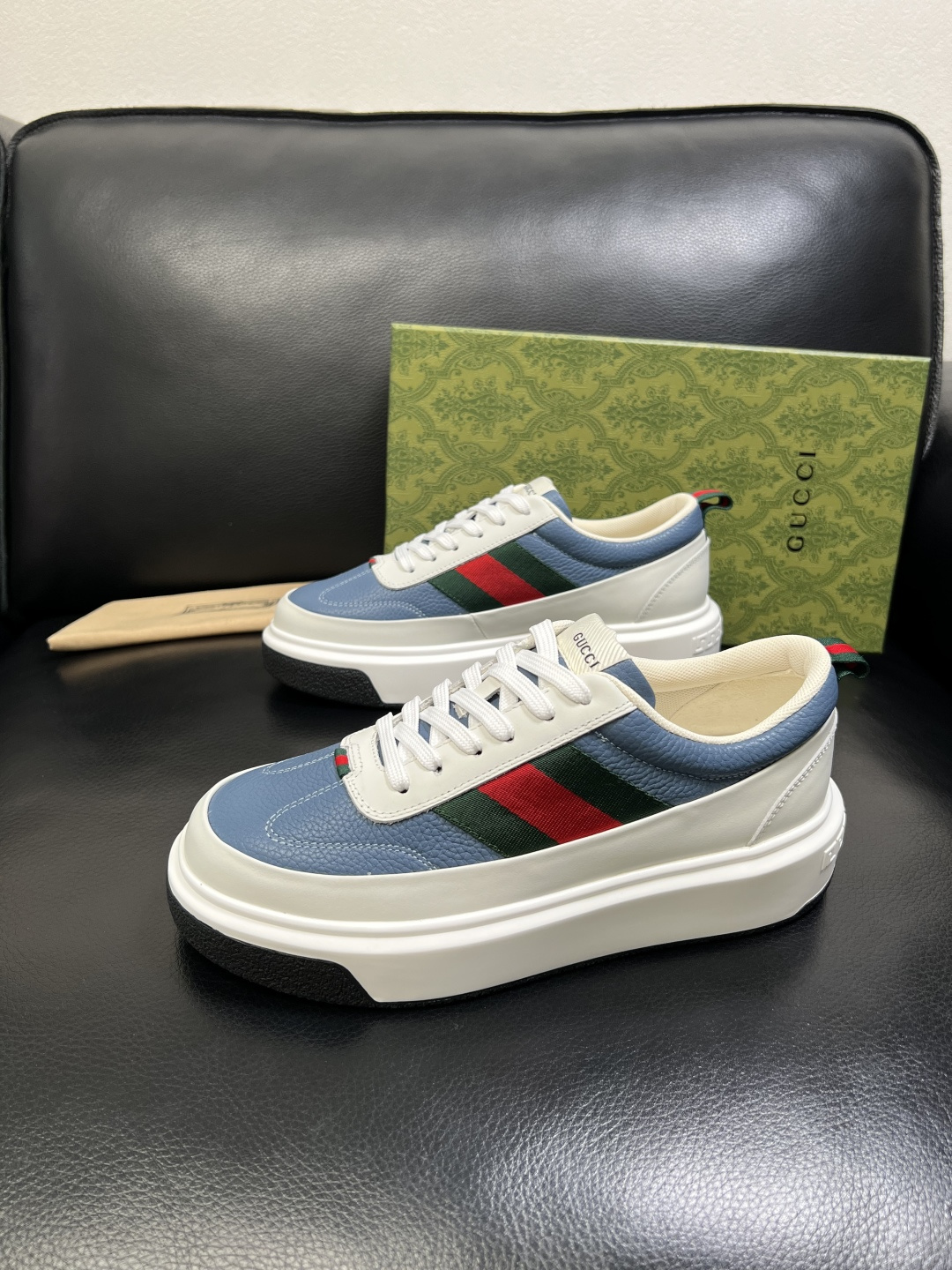 Gucci 高品质 顶级工艺品 古奇 专柜新款原厂配置，意大利进口牛皮面料，进口牛皮内里垫，透气舒适，鞋