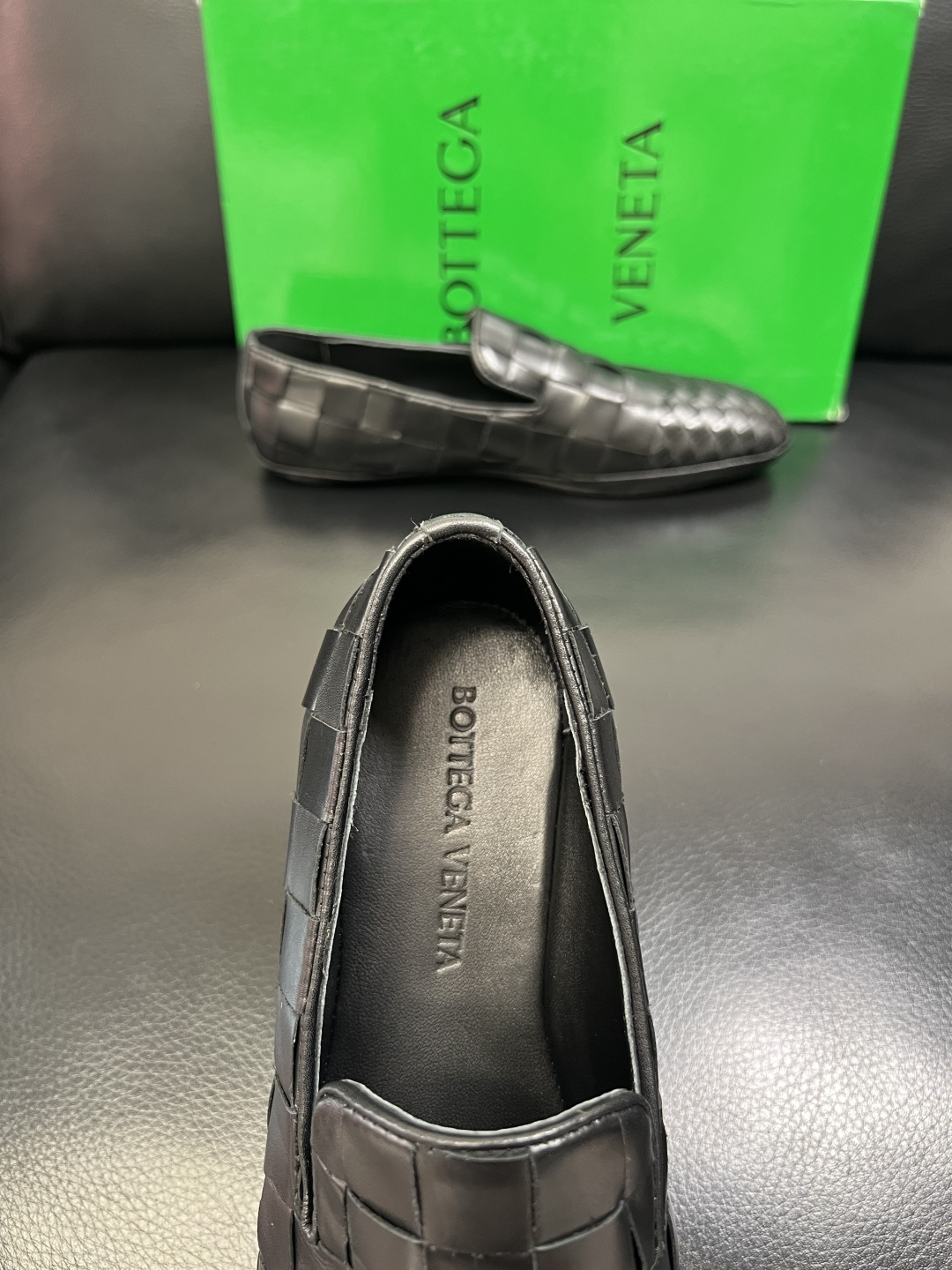 BOTTEGA VENETA 顶级代购 葆蝶家 专柜同步，鞋面意大利进口编织牛皮面料，透气牛皮内里舒适，